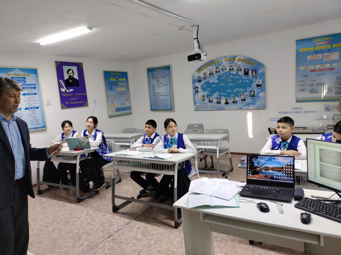 2024 жылдың 28 қараша күні математика пәні айлық жұмыс жоспарына сәйкес, математика пәні мұғалімі Рсалиев  Батырбек  8-сынып оқушыларына "Негізгі  тригонометриялық  тепе - теңдіктер" тақырыбында ашық сабақ өтті