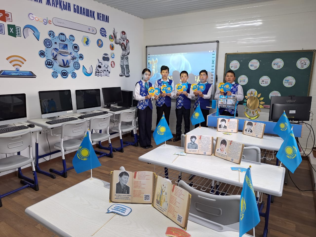 16 желтоқсан - Тәуелсіздік күніне орай 7-сынып оқушыларымен "Желтоқсан-тәуелсіздіктің бастауы" тақырыбында сынып сағаты өткізілді.