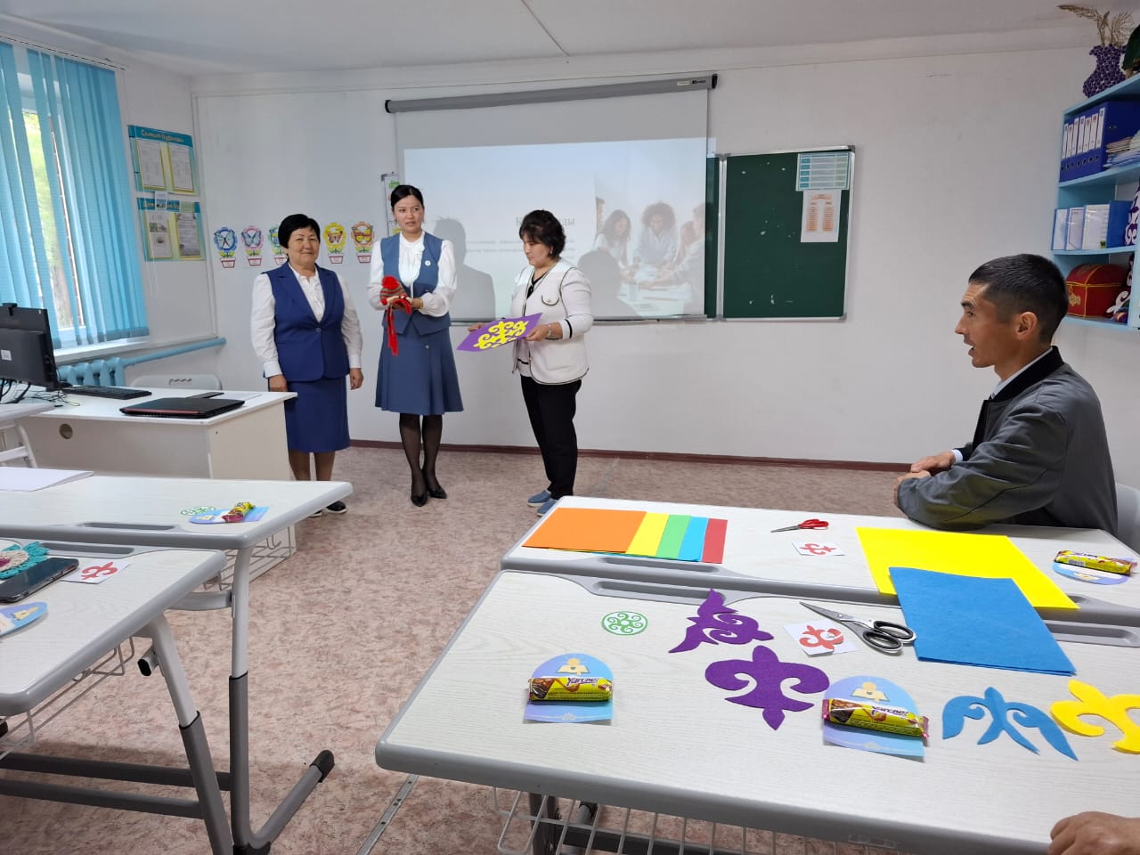2025 жылдың 16 сәуір күні көркем еңбек пәнінің  айлық жұмыс жоспарына сәйкес, көркем  еңбек пәні мұғалімі А. Аманбекова "Көркем еңбек пәні бойынша инновациялық технологияларды тиімді қолдану" тақырыбында семинар өтті